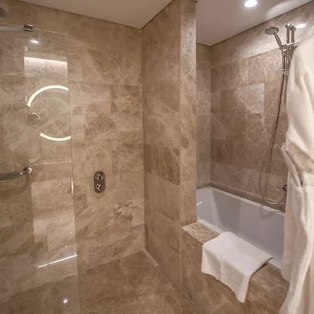 Doubletree By Hilton Kocaeli 5* イズミット